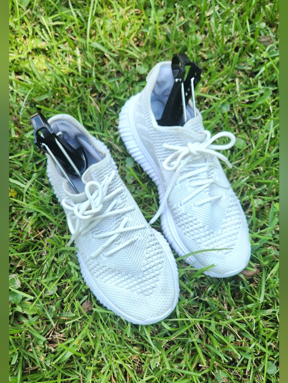 Avia Lightweight White Mixed Knit Women's Athletic Sneakers